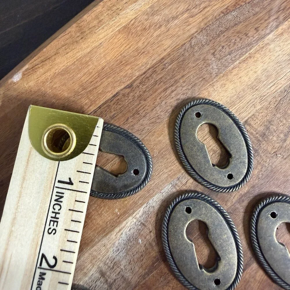 7 Antique - Brass Skelton Key Cover Plates Escutcheon Keyholes - KBC 41225